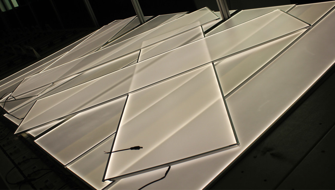 2 مم 3 مم 4 مم 5 مم 10 مم LPG دليل الضوء لوحة حجم مخصص الشكل التنقيط ليزر 98٪ الشفافية