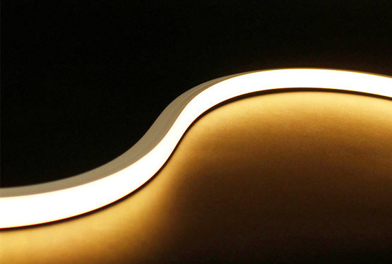 24V Led Neon Lights RGBW Flex Strip 10W 14.4W سيليكون أبيض كم ديكور داخلي في الهواء الطلق